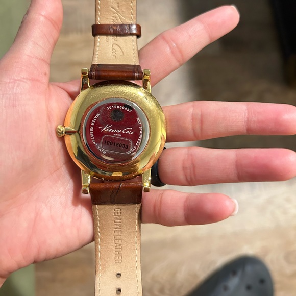 Kenneth Cole brown leather watch - Picture 2 of 2